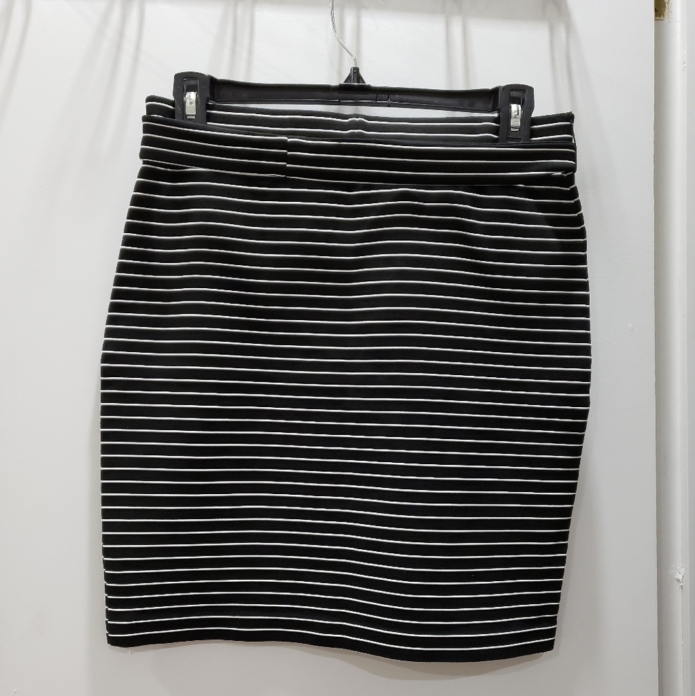 Skirt - Picture 2 of 2
